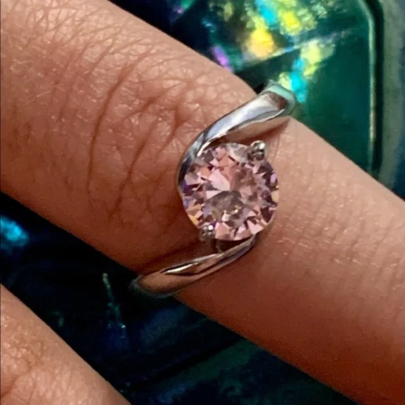 Beautiful Pink Crystal CZ Sterling Silver Ring - Picture 4 of 6